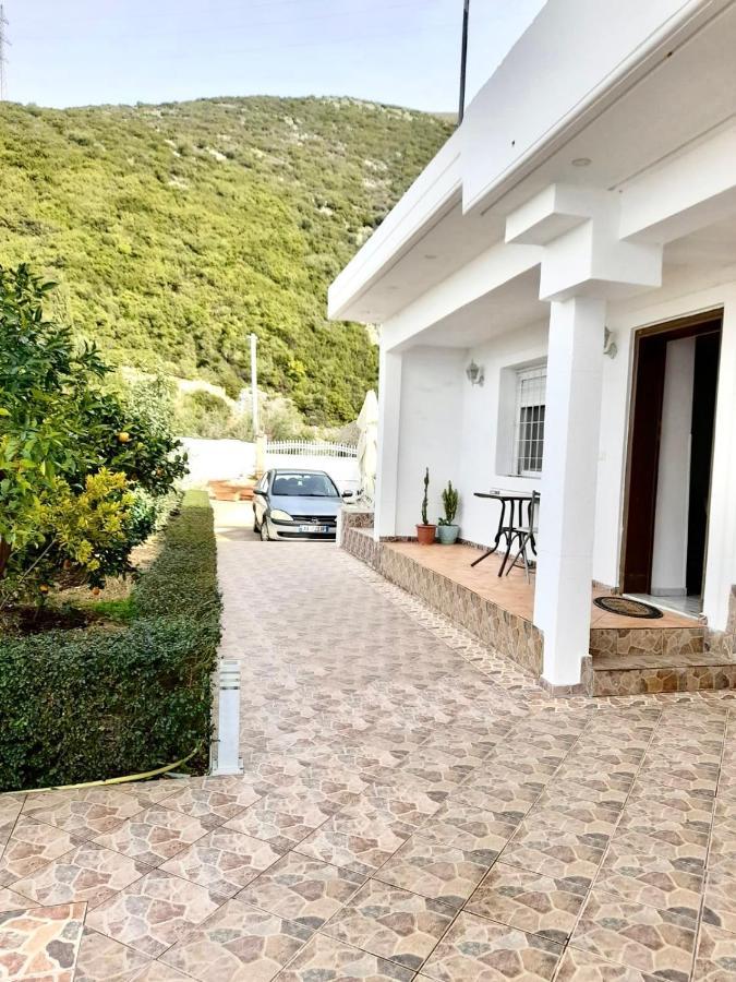 Lida'S House Hotel Lukovë Екстериор снимка