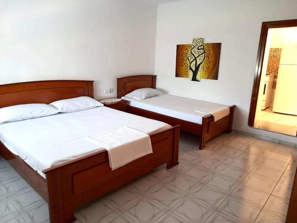 Lida'S House Hotel Lukovë Екстериор снимка
