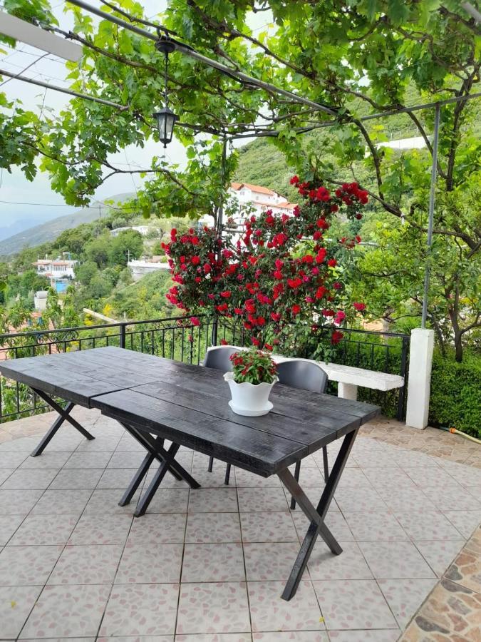 Lida'S House Hotel Lukovë Екстериор снимка