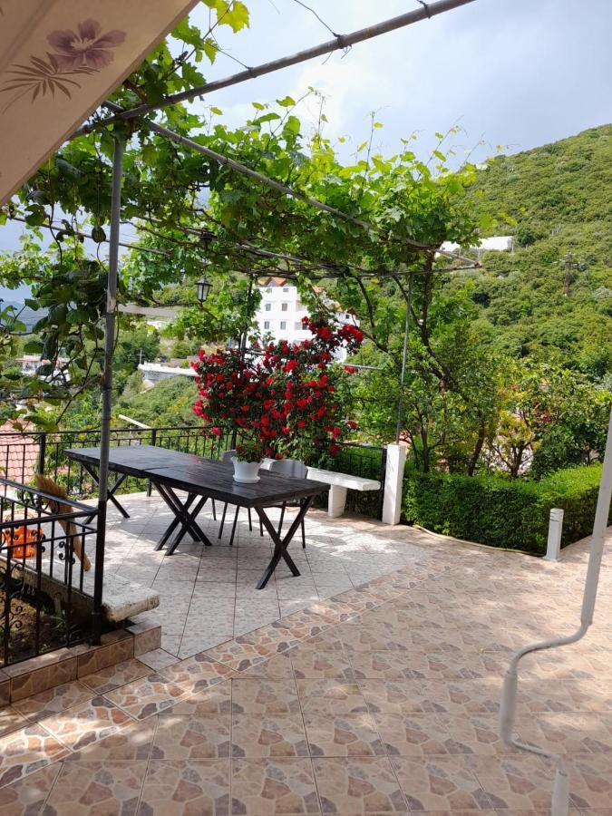 Lida'S House Hotel Lukovë Екстериор снимка