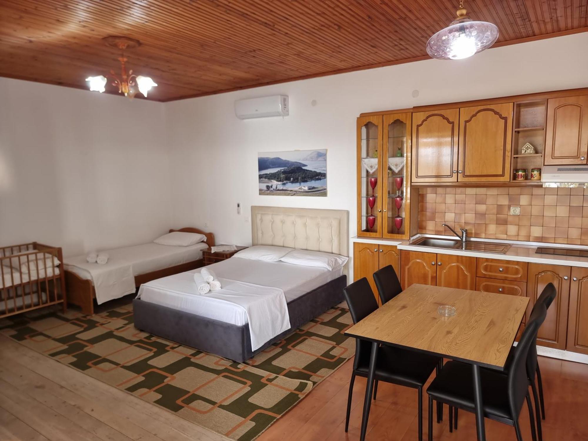 Lida'S House Hotel Lukovë Стая снимка
