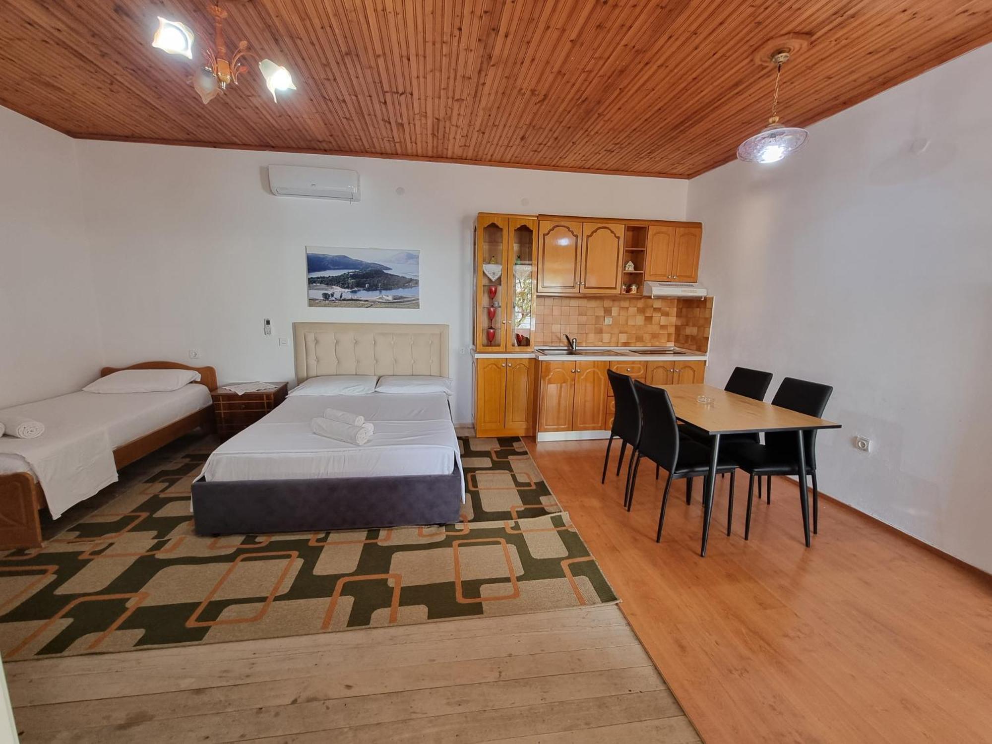 Lida'S House Hotel Lukovë Стая снимка