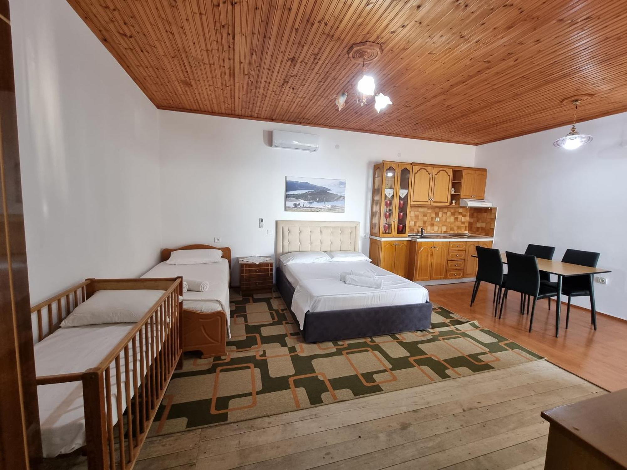 Lida'S House Hotel Lukovë Стая снимка