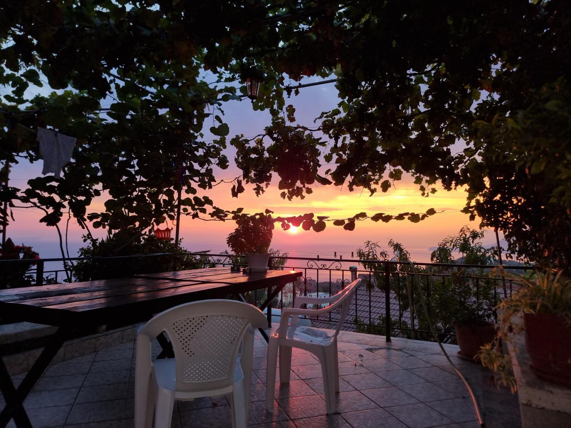Lida'S House Hotel Lukovë Екстериор снимка