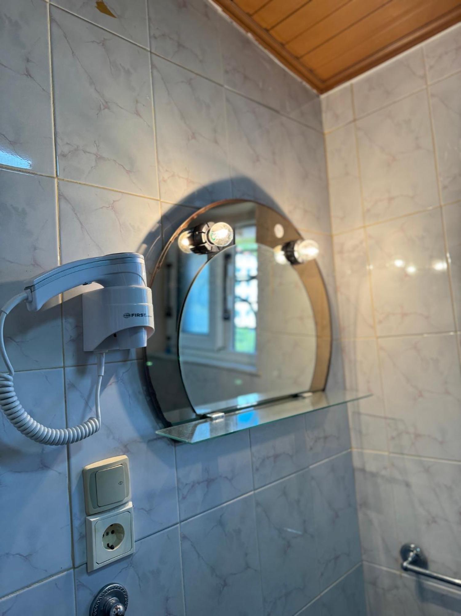 Lida'S House Hotel Lukovë Екстериор снимка