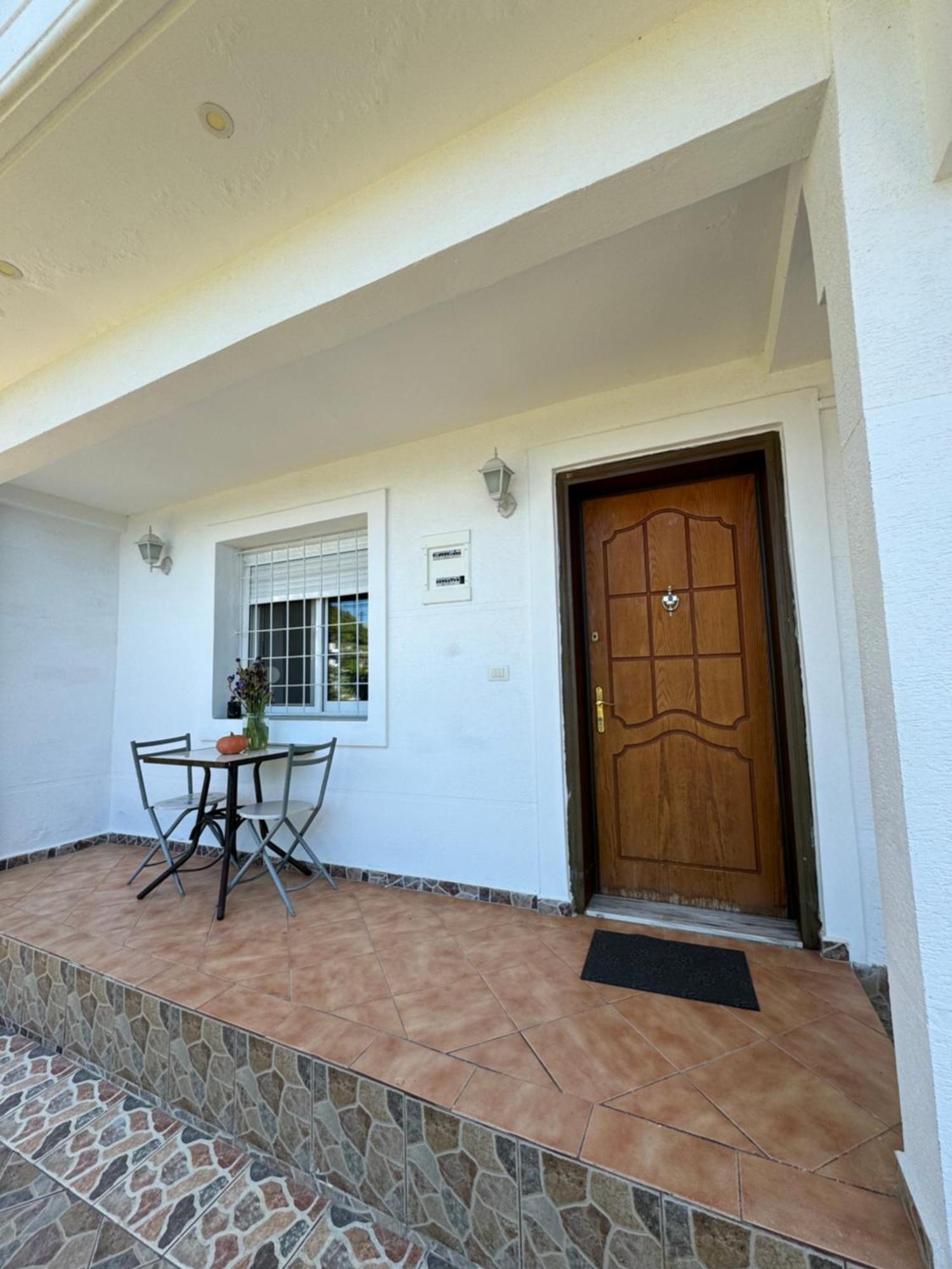 Lida'S House Hotel Lukovë Екстериор снимка
