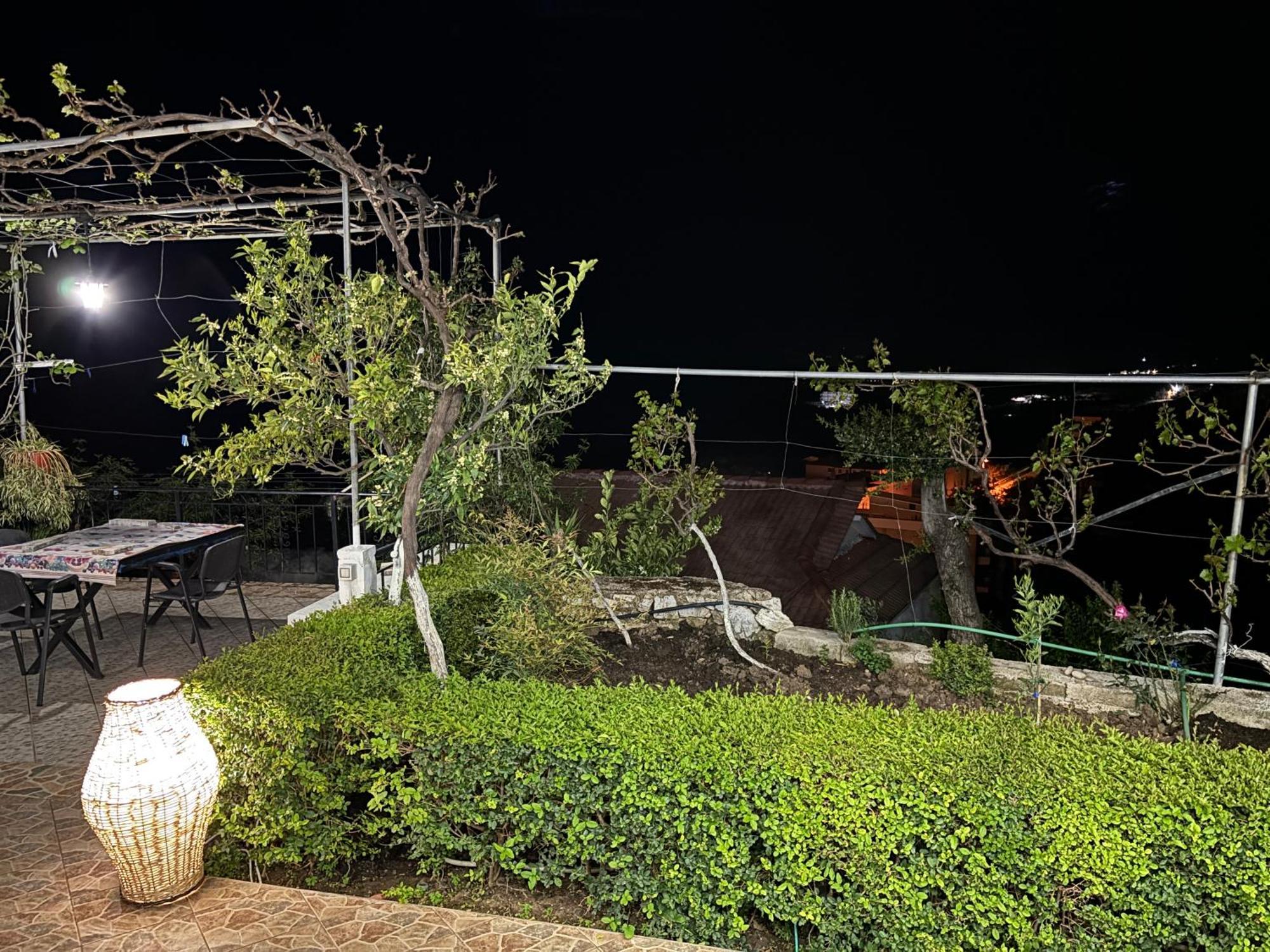 Lida'S House Hotel Lukovë Екстериор снимка