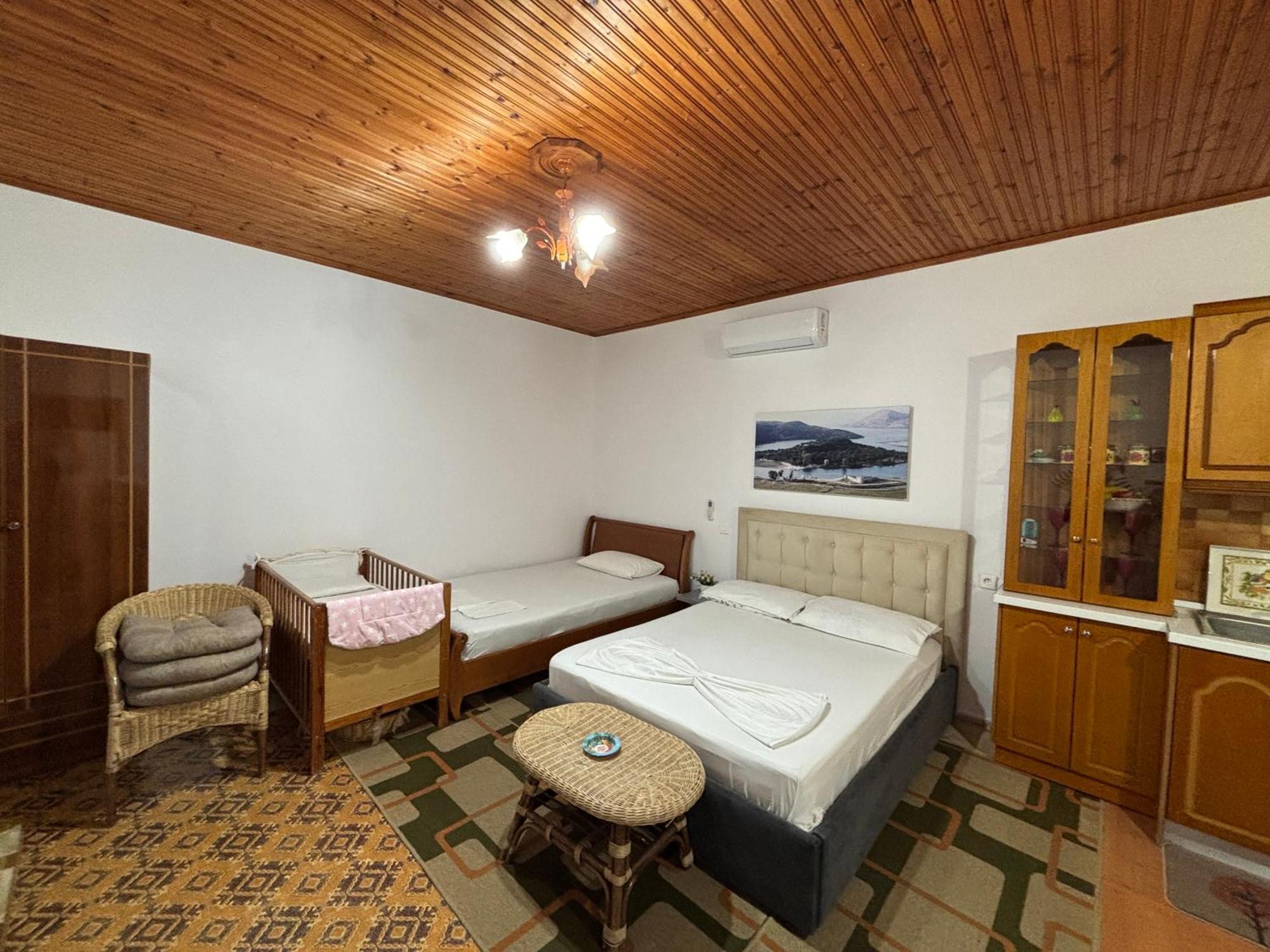Lida'S House Hotel Lukovë Екстериор снимка